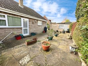 WINDSOR COURT- click for photo gallery